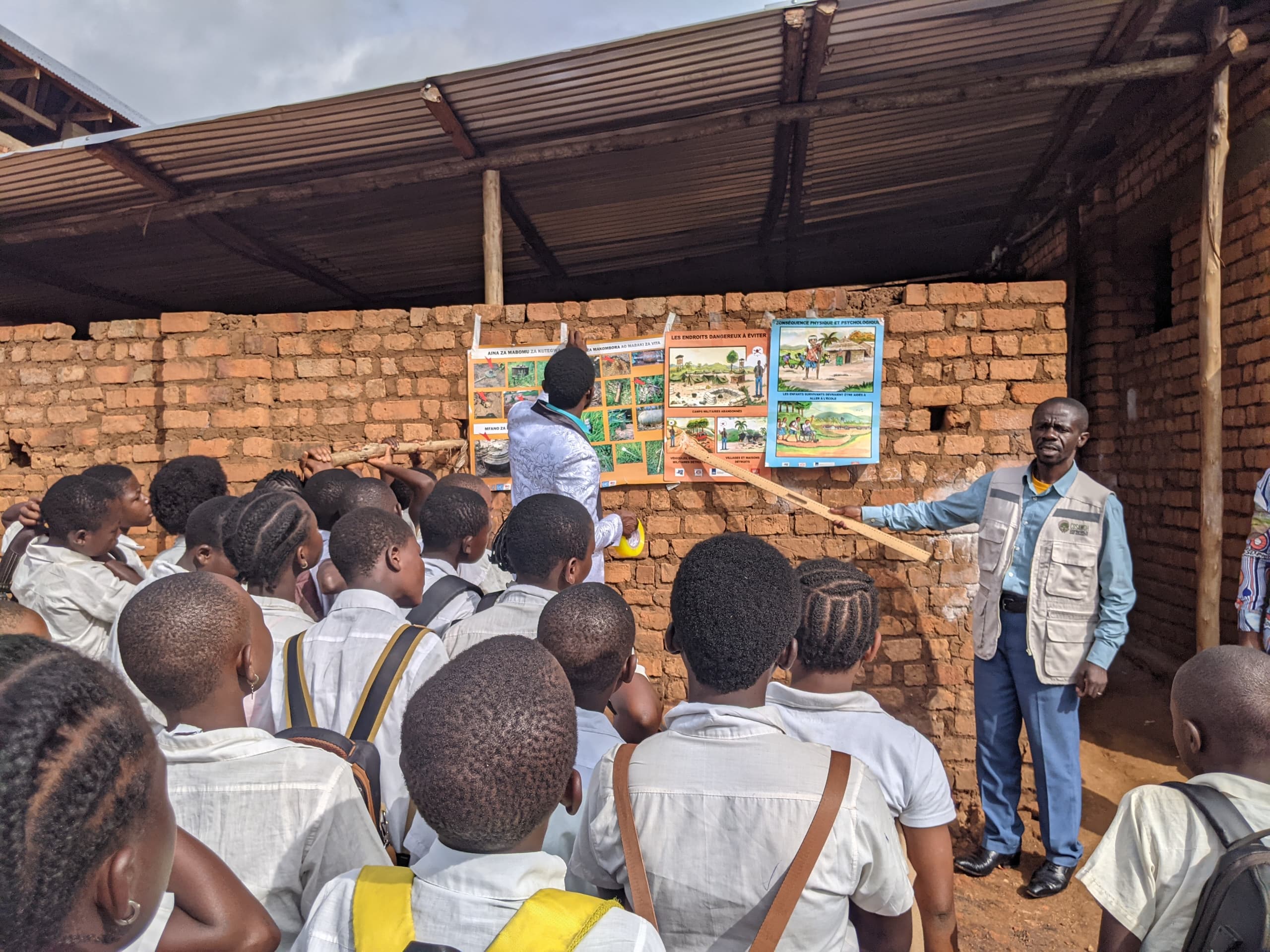 Nyangezi : COSAWOH informe et alerte sur les risques des munitions non explosées